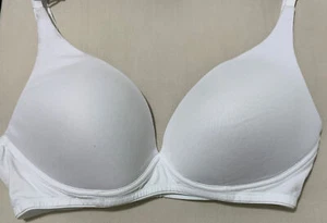 M&S Cotton Rich NON WIRED PLUNGE BRA in WHITE Size 38B - Picture 1 of 7