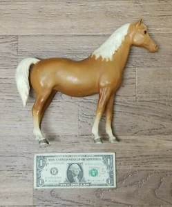 Breyer Horse Breyer #5 Hope Family Palomino Arabian Horse - Picture 1 of 3