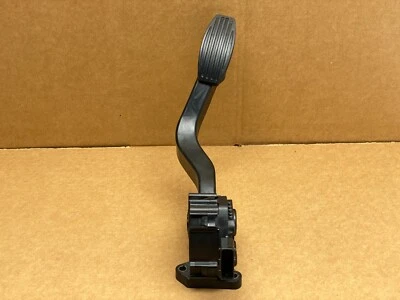 2012-2019 FIAT 500 LOUNGE ACCELERATOR GAS PEDAL ASSEMBLY OEM LOT724 - Image 1 of 4