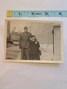 Foto di un militare e un prete Sendai Giappone fine anni 40 originale - Foto 1 di 2
