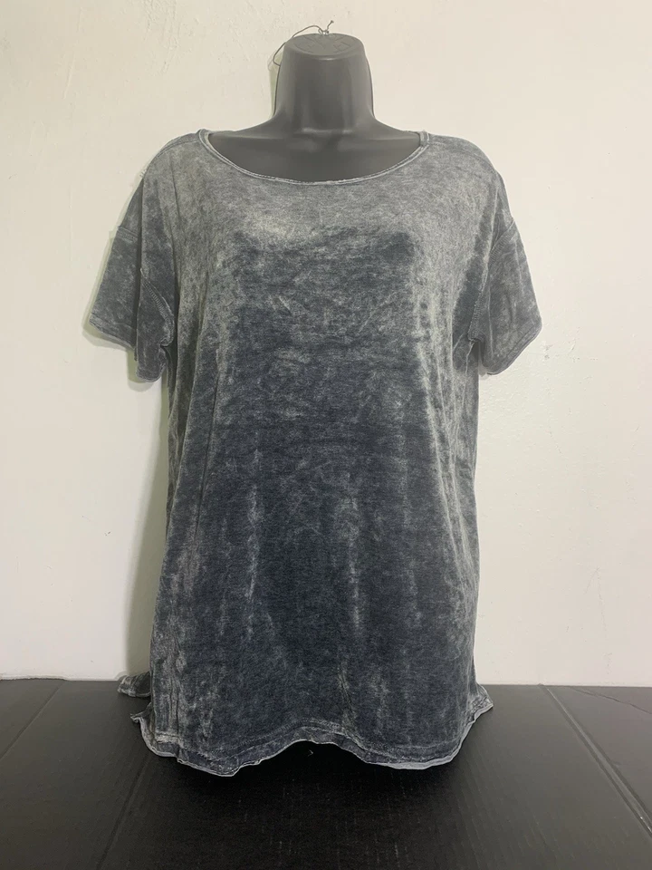 Top de mujer Green Tea de terciopelo triturado manga corta talla L gris nuevo con etiquetas Foto 1 de 4