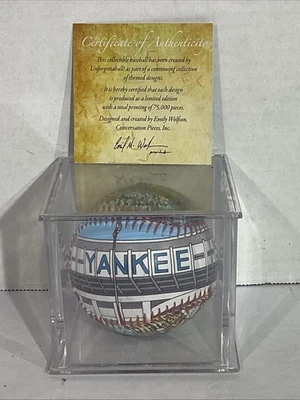 2004 Unforgettaball Yankee Stadium Commemorative Baseball HGT1-503 - Image 1 of 4