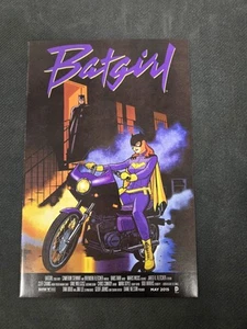 Cómic Batgirl #40 (DC 2015) variante púrpura lluvia - Imagen 1 de 2