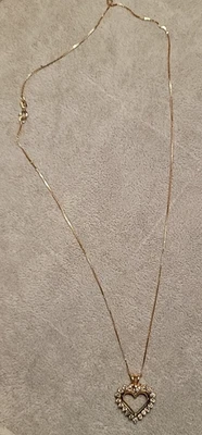 STUNNING 14K YellowGold 20 DIAMONDS CLUSTER HEART PENDANT With 14k BoxChain 18in - Image 1 of 4