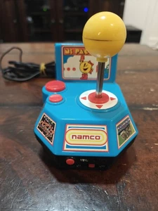 Namco Ms Pac-Man Galaga Mappy 5 in 1 2004 Jakks Plug N Play Game System Funzionante - Foto 1 di 6