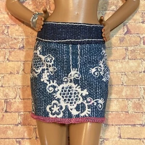 Barbie Clothing : Blue denim skirt Genuine Mattel- Free ship in USA! πΌ - Picture 1 of 3