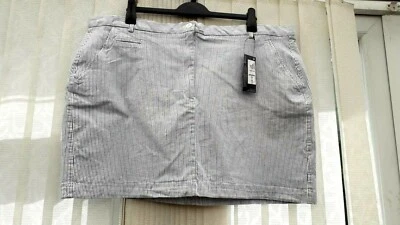  BNWT M & S striped cotton easy iron pocket skirt - size 24 - Image 1 of 4