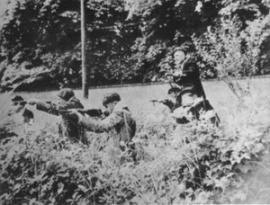 6x4 Gloss Photo ww5058 World War 2 Pictures Resistants - Picture 1 of 1