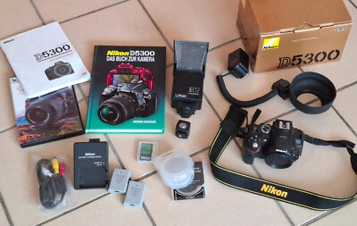 Nikon D5300 24.2MP Digitalkamera + AF Nikkor 4-5,6 D/35-80mm Zubehörpaket - Bild 1 von 4
