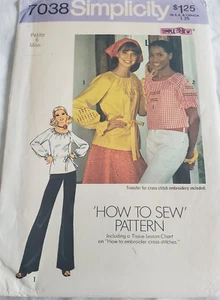 Vintage 1970s Simplicity Sewing Pattern Women's BLOUSE TOP  7038 Petite 6 UNCUT - Picture 1 of 5