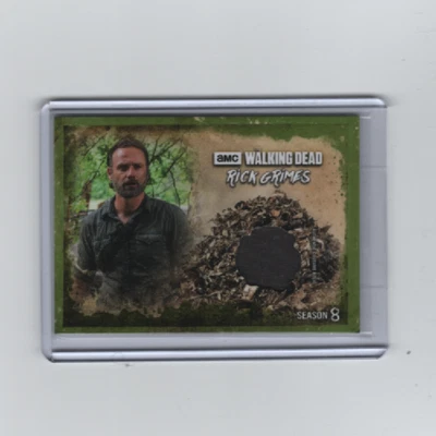 WALKING DEAD SEASON 8 ANDREW LINCOLN/RICK GRIMES WARDROBE RELIC CARD #/25!! - Image 1 of 2