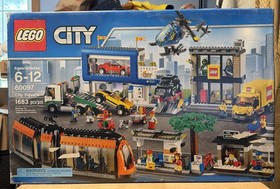 LEGO City 60097 City Square  New Sealed, Damaged box, 1683 Pieces,