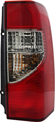 Luz trasera lado pasajero para Nissan Xterra 2000-2001 Foto 1 de 4