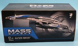 Dark Horse Mass Effect Alliance Normandy SR-2 Ship Replica 2014 New In Box