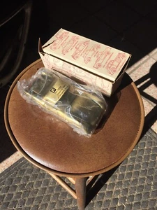 Bancone monete pubblicitario auto d'epoca Banthrico "1953 Chevy Corvette" 🏦 - Foto 1 di 12