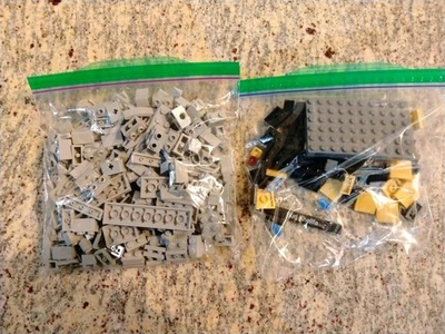 LEGO ARCHITECTURE: Burj Khalifa (21031)  No Box or Manual - Image 1 of 4