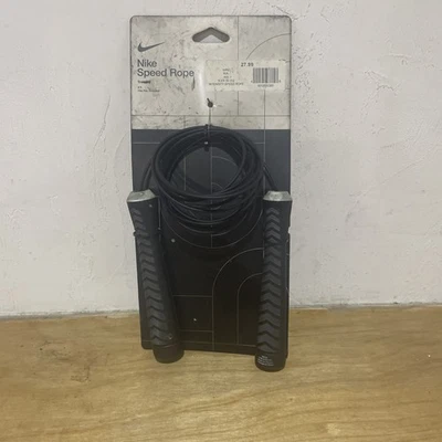 Cuerda de velocidad ajustable Nike para entrenamiento 9 pies blanco y negro Foto 1 de 2