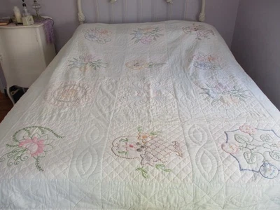 复古被子 96 英寸 x 80 英寸刺绣花卉修复或切割机 — 第 1/4 张图片