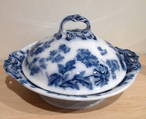 Wedgwood Flow Blue Covered Serving Bowl - Picture 1 of 4