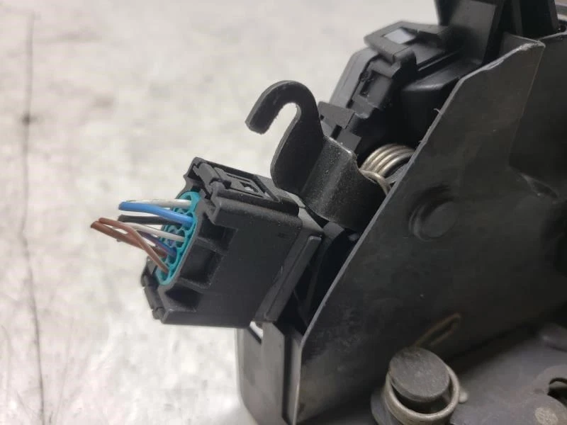 BMW X5 E53 2001 actuador de pestillo de puerta delantera izquierda Foto 1 de 1