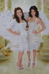 SELENA GOMEZ & JENNIFER STONE - A3 Poster (ca. 42 x 28 cm) - Clippings NEU - Imagen 1 de 1
