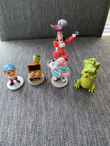 Disney  Captain Jake and the Never Land Pirates Figurine Lot of 6 Playset Cover