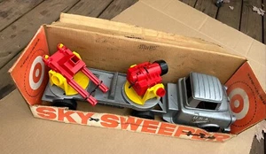 Ideal Sky Sweeper Truck with Box - Picture 1 of 18