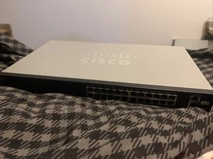Cisco SG200-26 26-port Gigabit Smart Switch - Picture 1 of 1