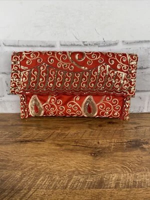 Cartera clutch bordada oro rojo Foto 1 de 4