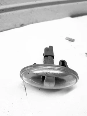 Segnale di direzione parafango anteriore destro CITROËN XSARA N1 9680057480 1.80 Benzina 17542206 - Immagine 1 di 3