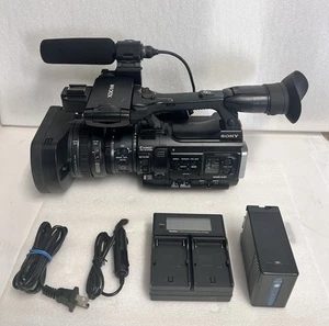 Sony PMW-200 XDCAM HD422 Handheld Camcorder w/Camera Bag and Memory Cards - Picture 1 of 16