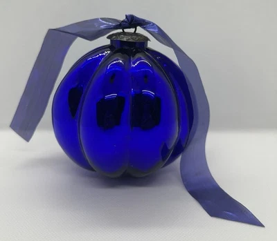 Ancienne grosse boule de Noël en verre églomisé bleu - Photo 1/4