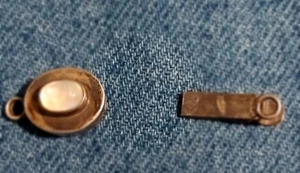 Vintage 925 oval silver box clasp with moonstone on it 1" long - Picture 1 of 4