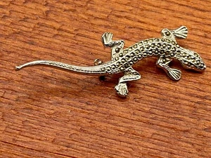 Vintage Silver Metal lizard design marcasite diamante  pin/brooch  - Picture 1 of 7