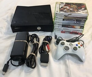Xbox 360 Console 16GB + 10 Games Street Fighter IV + Batman + Call of Duty - Picture 1 of 10