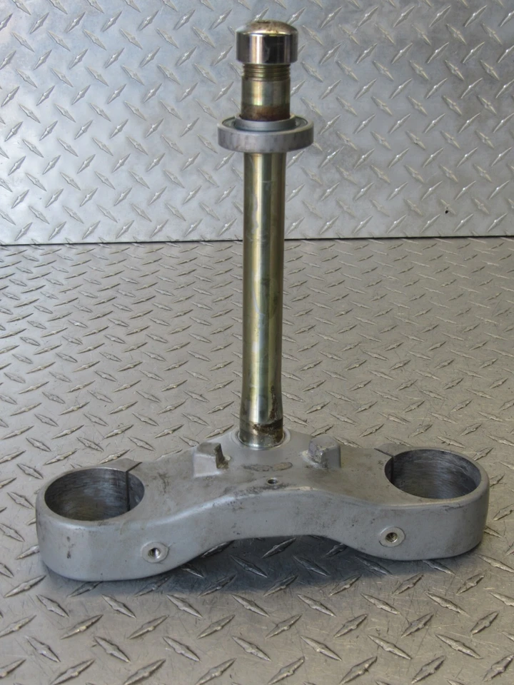 05 Buell XB9SX XB9 2005 California Lightning árbol triple inferior Foto 1 de 4