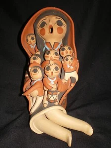 Vintage signierter Jemez Pueblo indischer handgefertigter Geschichtenerzähler aus Ton von Lucero - 7 Babys - Bild 1 von 10