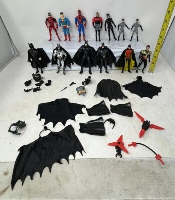 Lote de Figuras y Accesorios Kenner DC De Colección - Batman, Robin, Spiderman Superman Foto 1 de 4