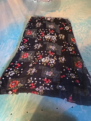 Maxi Falda Stonebridge Reversible Mujer 16 Negra Floral Lunares Pull On.   O Foto 1 de 4