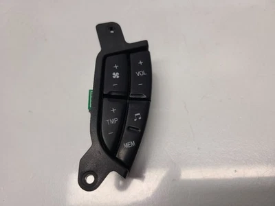 Ford Explorer 2002 radio montado en la rueda/botones de temperatura Foto 1 de 4