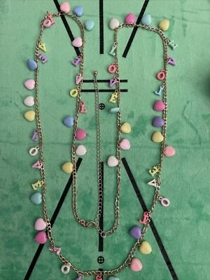 Cinturón de cadera y cadena de amor Curve de ASOS DESING en color dorado múltiple 2XL 3XL Foto 1 de 4