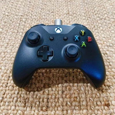 Microsoft Xbox One Wireless Controller Black (1708) - Good Condition - Tested - image 1 of 4