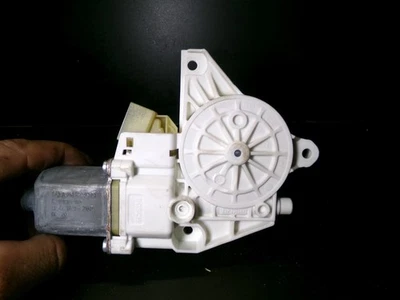 右后门窗电机 06-13 梅赛德斯奔驰 W251 R350 R320 2518200208 — 第 1/4 张图片