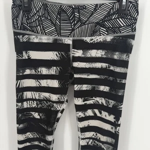 Pantalones deportivos de yoga Lululemon Wunder Under Crop para mujer talla 8 - Imagen 1 de 4