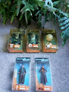 Anhalter durch die Galaxie - Marvin Figur Jeltz Arthur Zaphod Kwaltz X5 - Bild 1 von 7