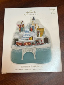 Hallmark Keepsake Home For The Holidays Christmas Ornament 2010 - Picture 1 of 2