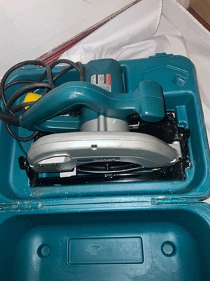 Makita 5704R Circular Saw 110V 7 1/2" (190mm) with Box - Image 1 of 4