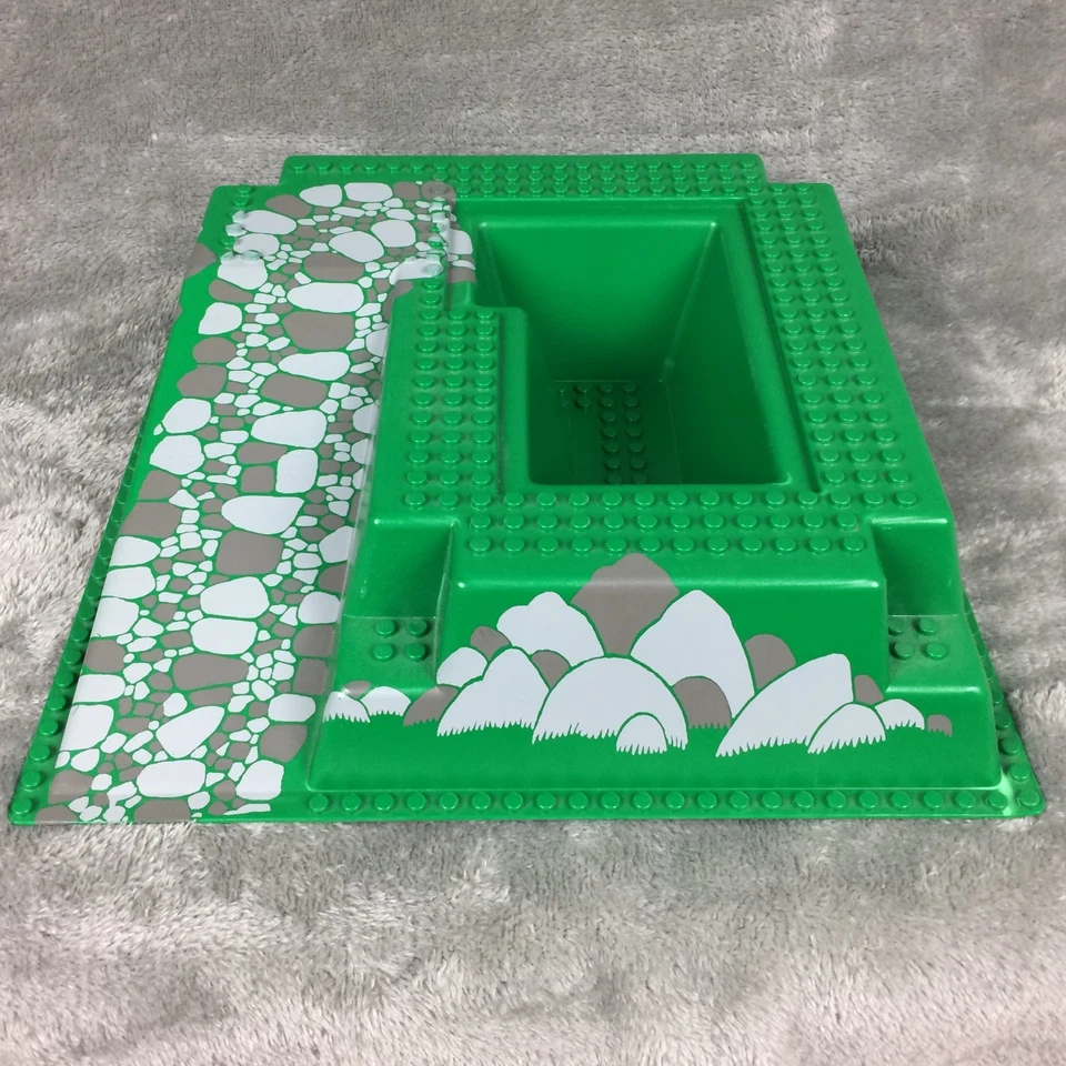 Vtg LEGO Raised Baseplate Ramp Rocks 2552 For Castle Sets 6081 And 6086 — 第 1/4 张图片