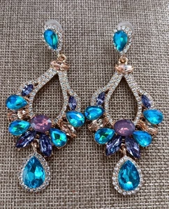 Schöne lila blau und grün Glas Ohrhänger, NEU 3" - Bild 1 von 6