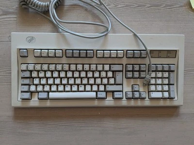 Tastiera IBM Model M 1394547 Funzionante QWERTY ITA - PS/2 + Cavo Originale - Immagine 1 di 4